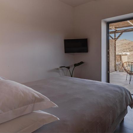 Amal Kythnos Suites Exterior foto