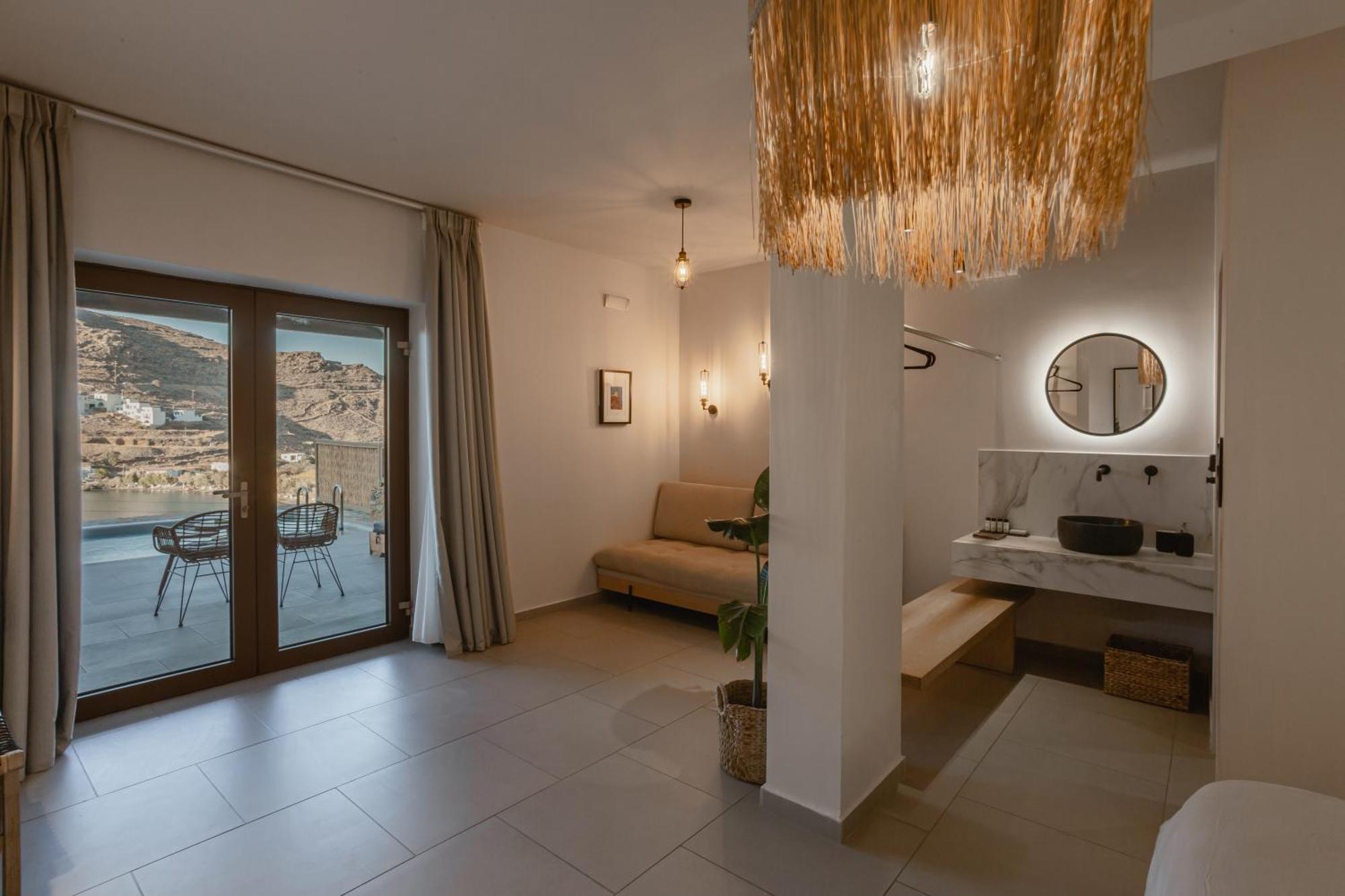 Amal Kythnos Suites Exterior foto